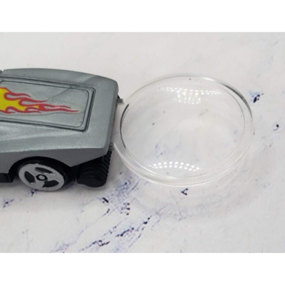 Hot Wheels 1998 Party Favors Silver Miniature Aeroflash Car Magnifying Glass - Picture 3 of 7